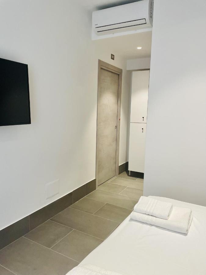 Smart Rooms เนเปิลส์ ภายนอก รูปภาพ