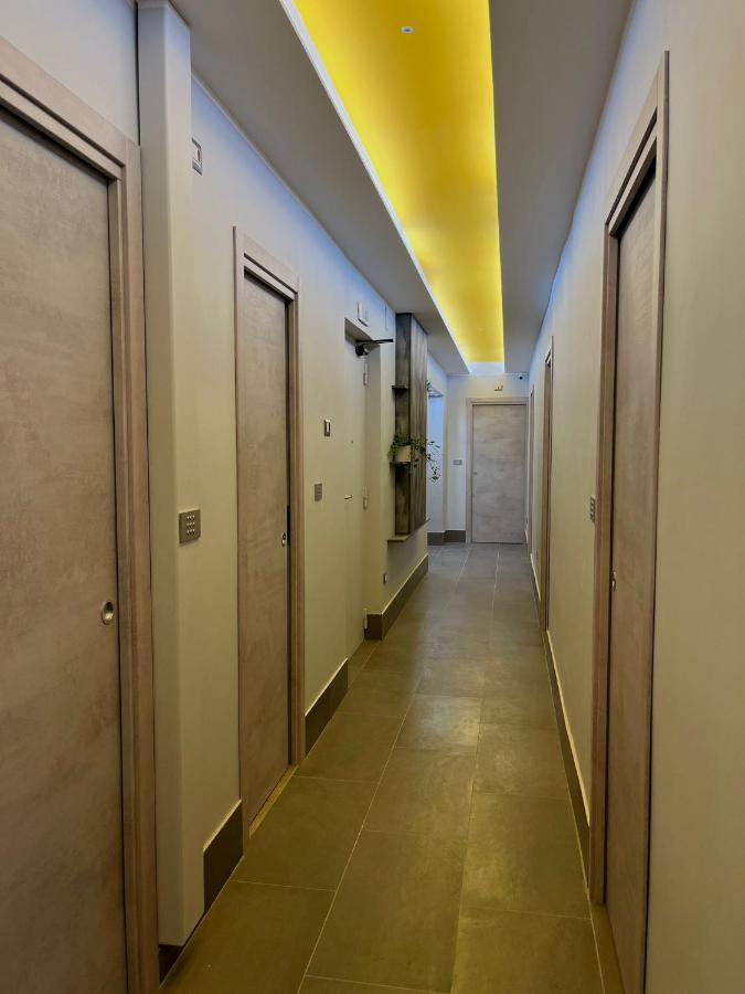 Smart Rooms เนเปิลส์ ภายนอก รูปภาพ